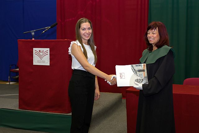 Rablánszky Gitta III. éves német nemzetiségi tanító szakos hallgató rektori dicséretben részesült.