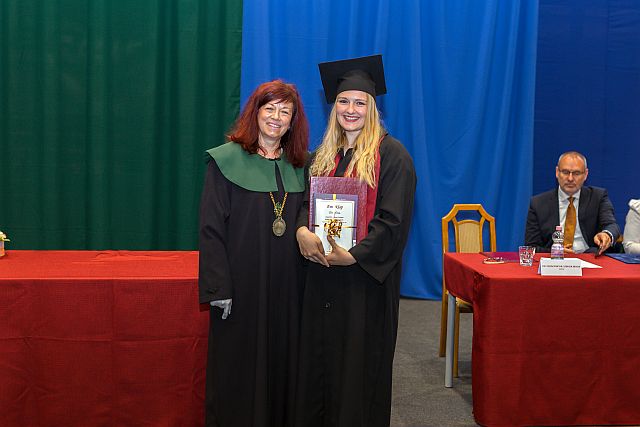 2025. évi nyári diplomaátadó ünnepség az EJF-en.