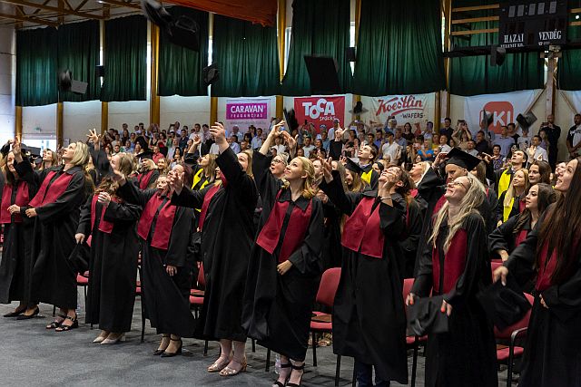 2025. évi nyári diplomaátadó ünnepség az EJF-en.