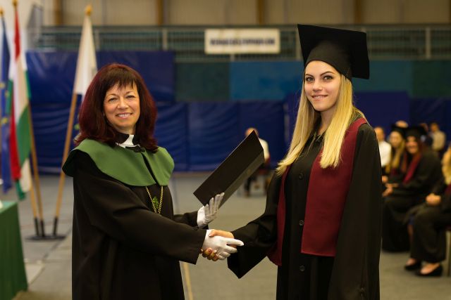 Diplomaátadó ünnepség a Dr. Pósta Sándor Sportcsarnokban