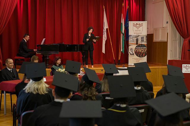 Diplomaátadó ünnepség az EJF-en.