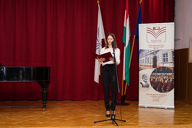 Diplomaátadó ünnepség az EJF-en.