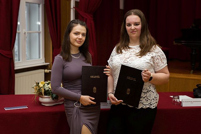 Diplomaátadó ünnepség az EJF-en.