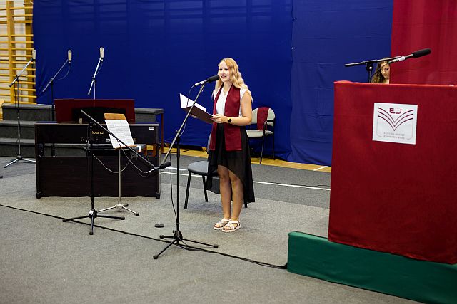 Ördög Szimonetta szavalata.