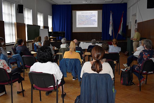 Sok hallgató volt kíváncsi az író előadására.