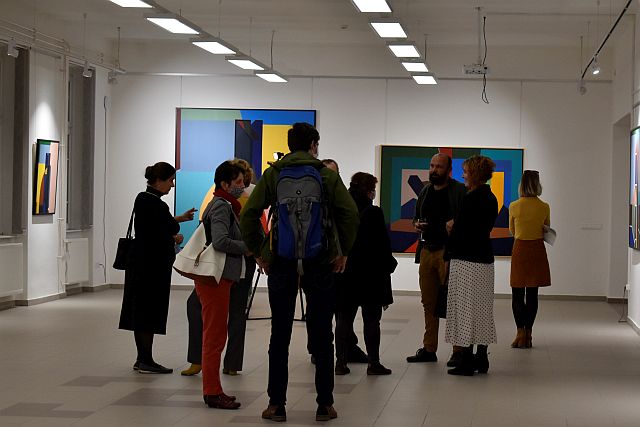 Érdeklődő közönség az átadón.