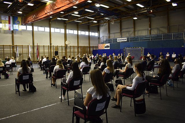 Elsőéves hallgatók