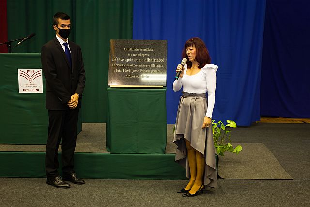 Emléktábla leleplezés.