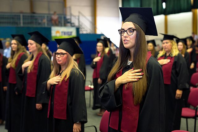 A végzett hallgatók fogadalomtétele.