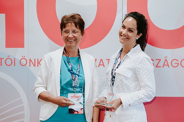 Év oktatója díjátadó Kápolnásnyéken.