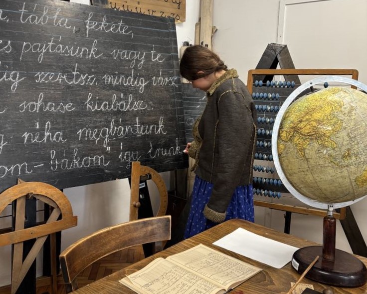 Látogatók az Iskolamúzeumban.