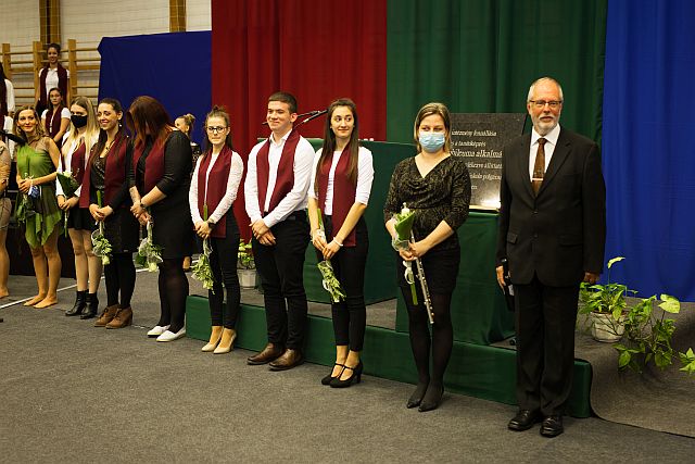 A műsor közreműködői.