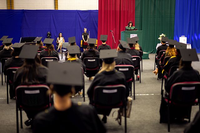 Dr. Szilágyiné dr. Szinger Ibolya rektor köszöntőbeszéde.